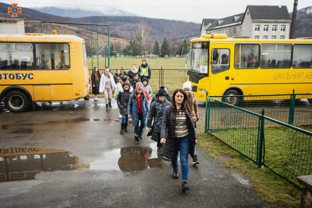 Евакуація дітей